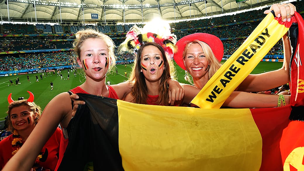 Torcedores da Bélgica durante o jogo contra os Estados Unidos na Arena Fonte Nova, em Salvador