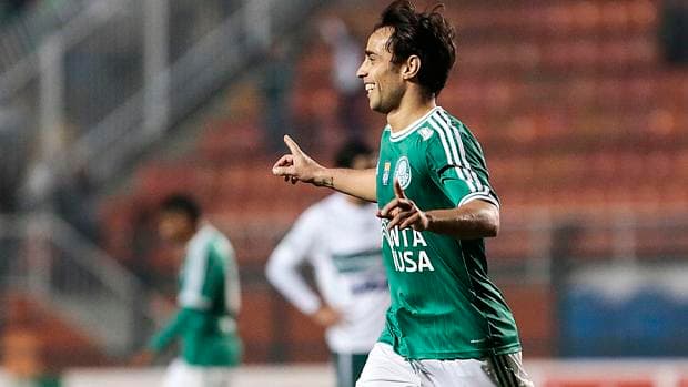 Valdivia deve voltar a ser titular do Palmeiras nesta sexta-feira
