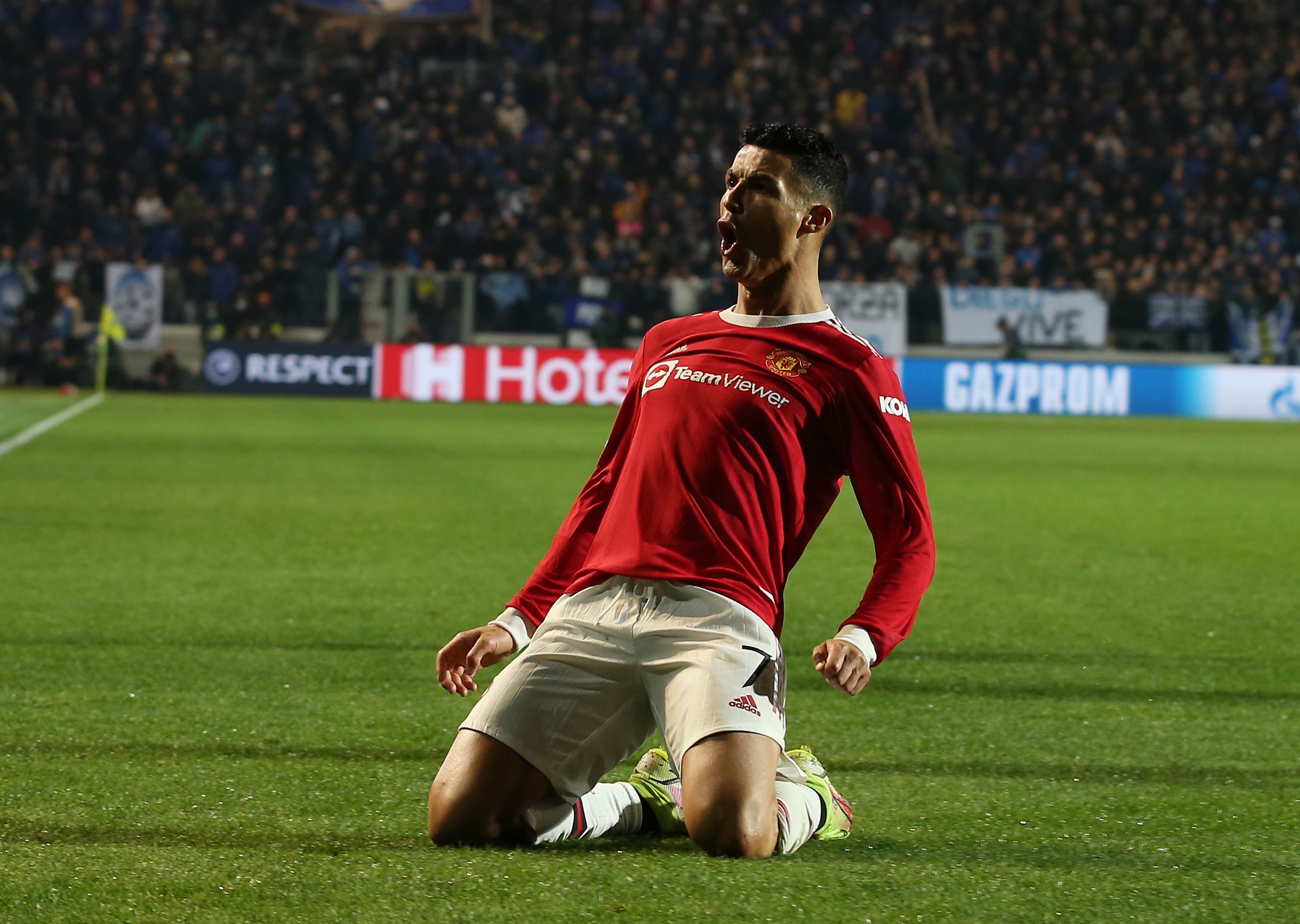 Cristiano Ronaldo celebra um de seus gols em Bérgamo