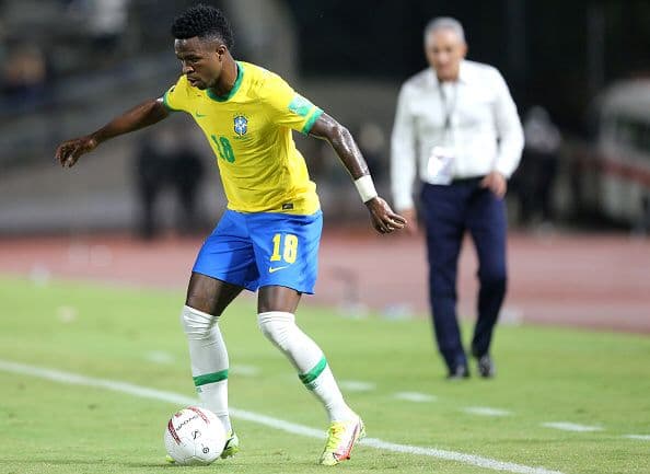 Vinicius Junior recebeu poucas chances com Tite