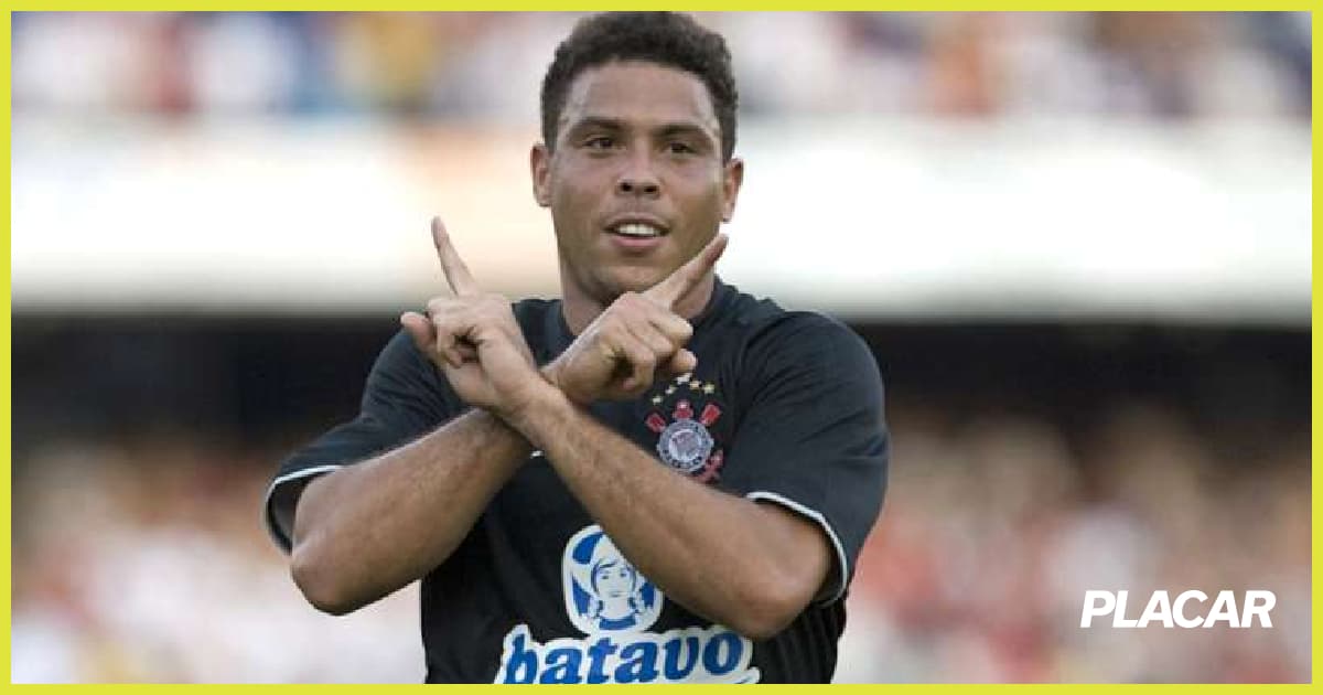 O atacante Ronaldo, que já brilhou em times como Real Madrid, Barcelona Inter e Milan, começou a jogar pelo Corinthians em 2009 e se tornou um dos favoritos da torcida.
