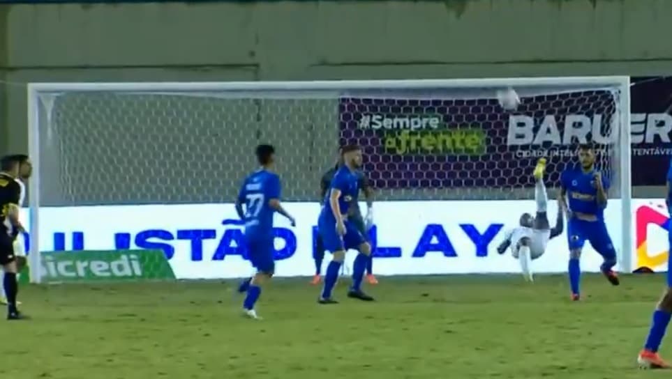 Gol de bicicleta de Endrick, do Palmeiras, na Copinha