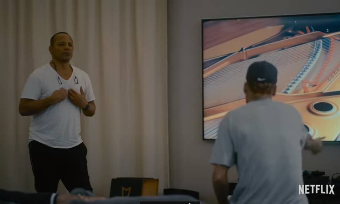 Neymar discute com o filho em série da Netflix