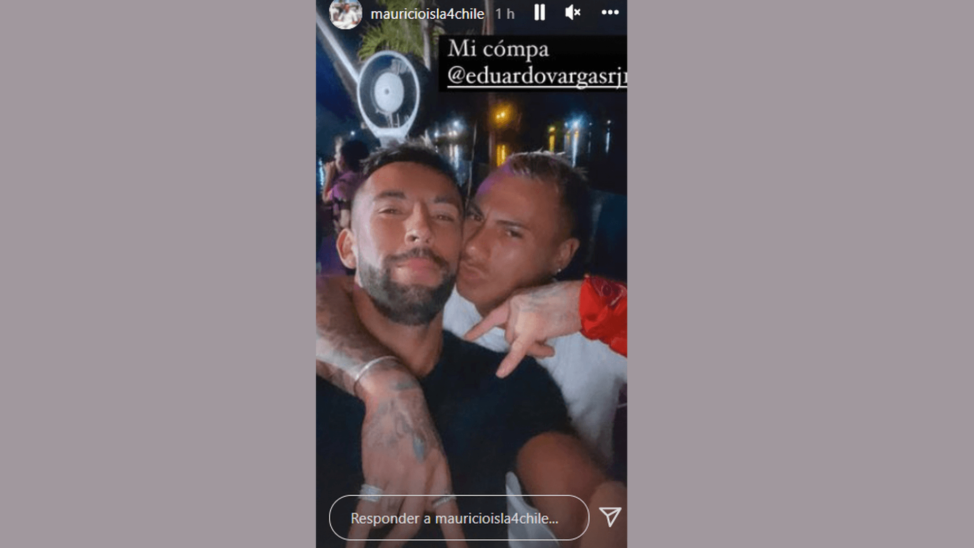 Isla posta foto curtindo noitada com Eduardo Vargas