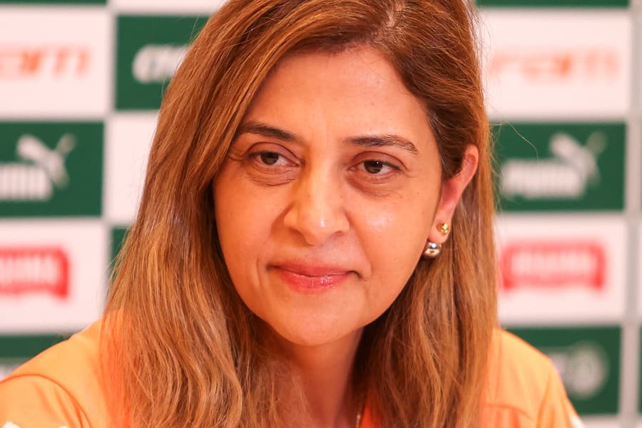 Leila Pereira foi alvo de pressões para demitir o profissional -