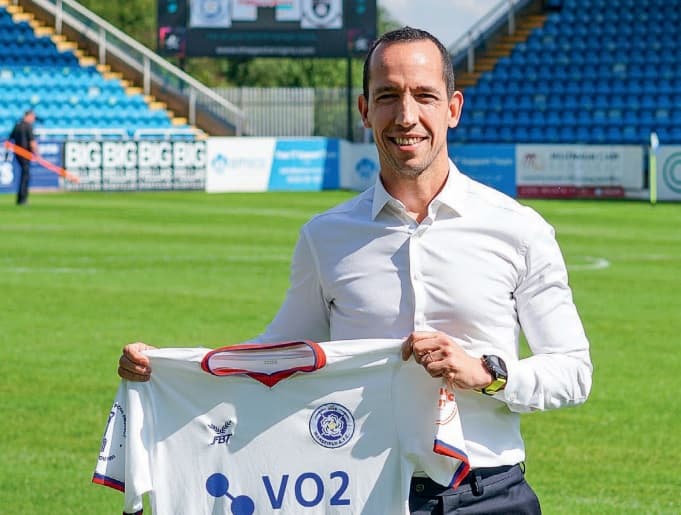 Decca no gramado:o “patrocinador”do Wakefield é a suaempresa americanado mercado financeiro