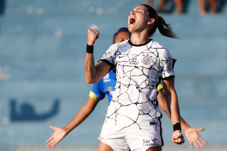 Timão vai em busca da liderança -