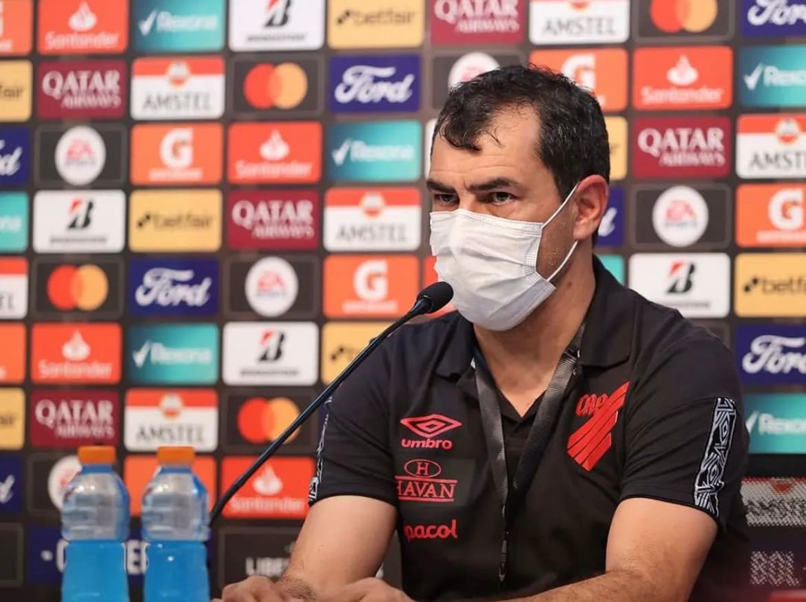 Athletico demite Fabio Carille após 21 dias no cargo -