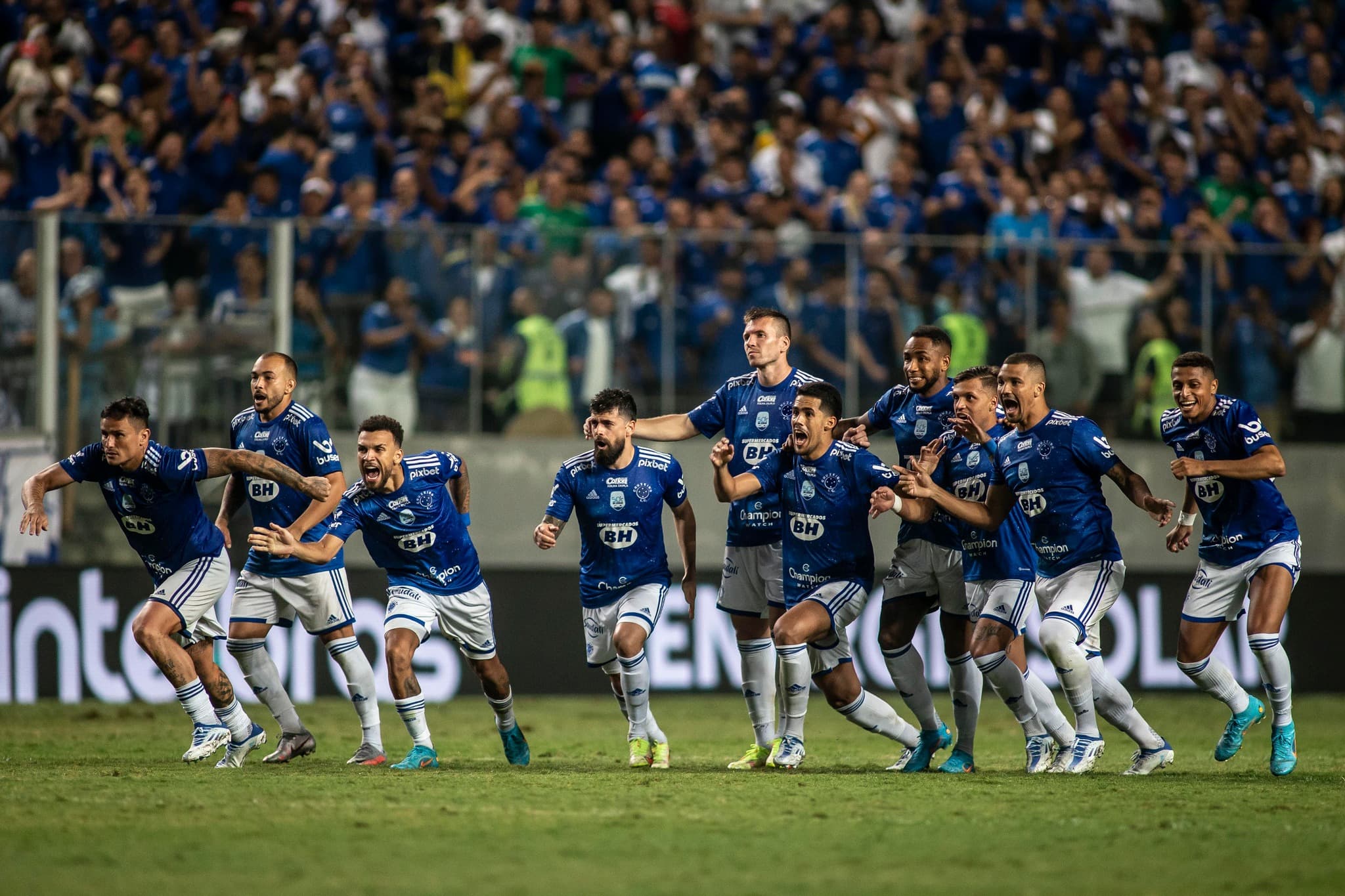 Cruzeiro é líder da série B com 22 pontos em nove jogos