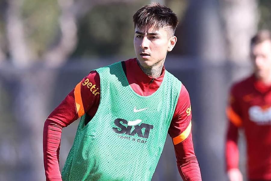 Pulgar durante a rápida passagem pelo Galatasaray -