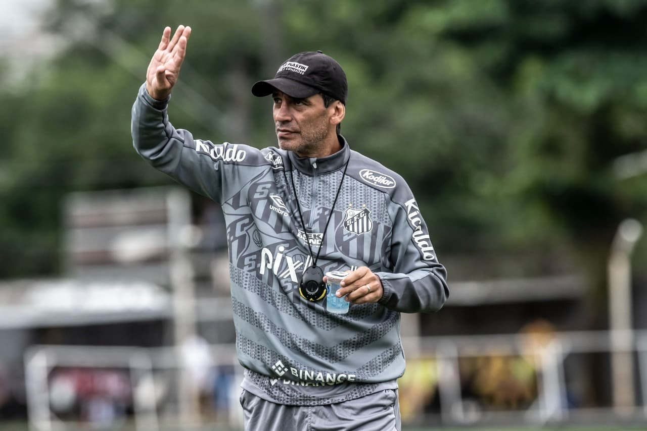 Bustos não é mais técnico do Santos -