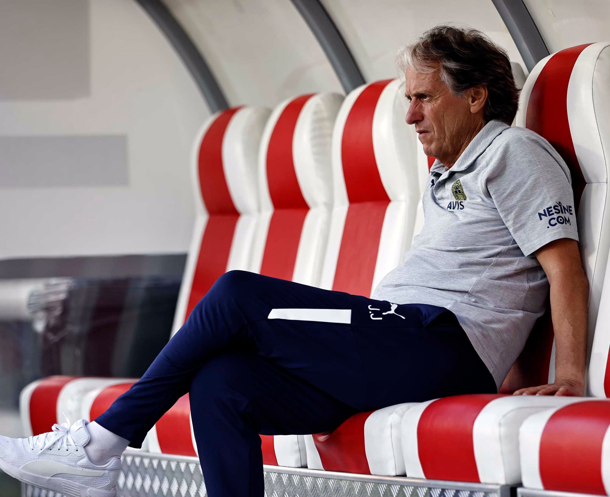 Fenerbahce de Jorge Jesus caiu precocemente na Champions -