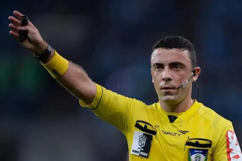 O árbitro mineiro Igor Benevenuto -