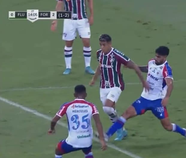 Checagem de vídeo orientou árbitro de campo à marcação do pênalti -