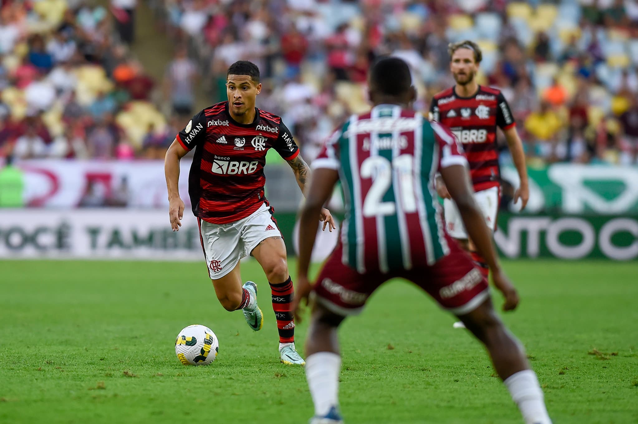 João Gomes no clássico diante do Fluminense -