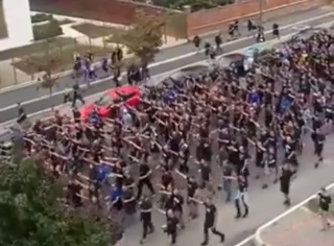 Torcedores do Dínamo Zagreb fizeram saudação nazista na Itália -
