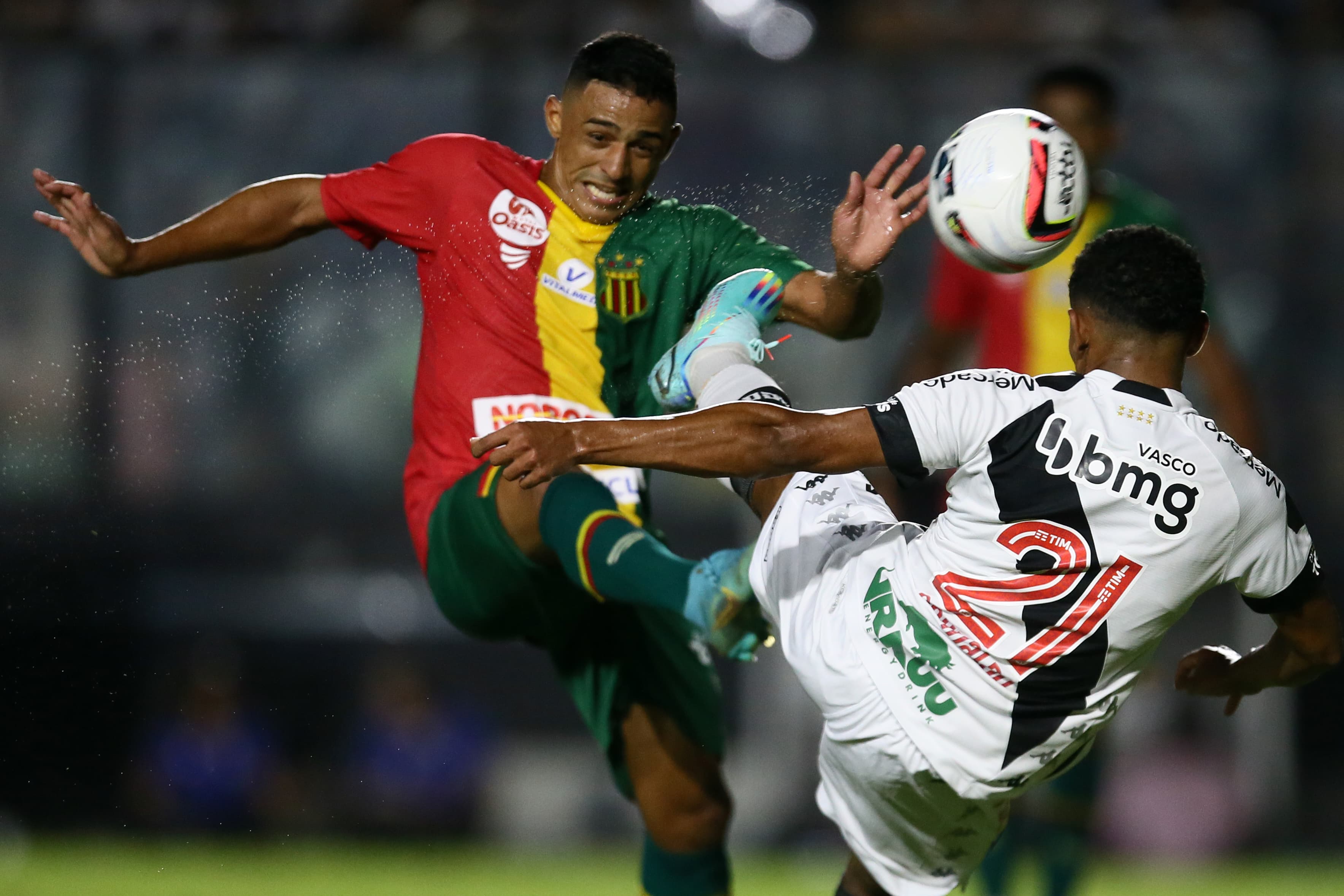 Vasco e Sampaio Corrêa, pela Série B do Brasileiro -