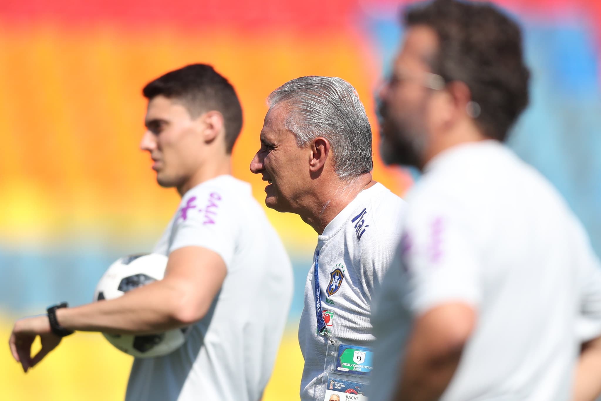 Matheus Bachi, Tite e Cléber Xavier, em treino da seleção brasileira