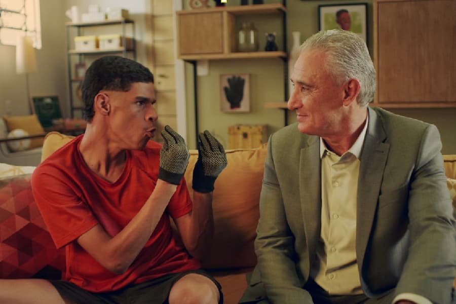 Luva de Pedreiro e Tite em campanha para o McDonald's -