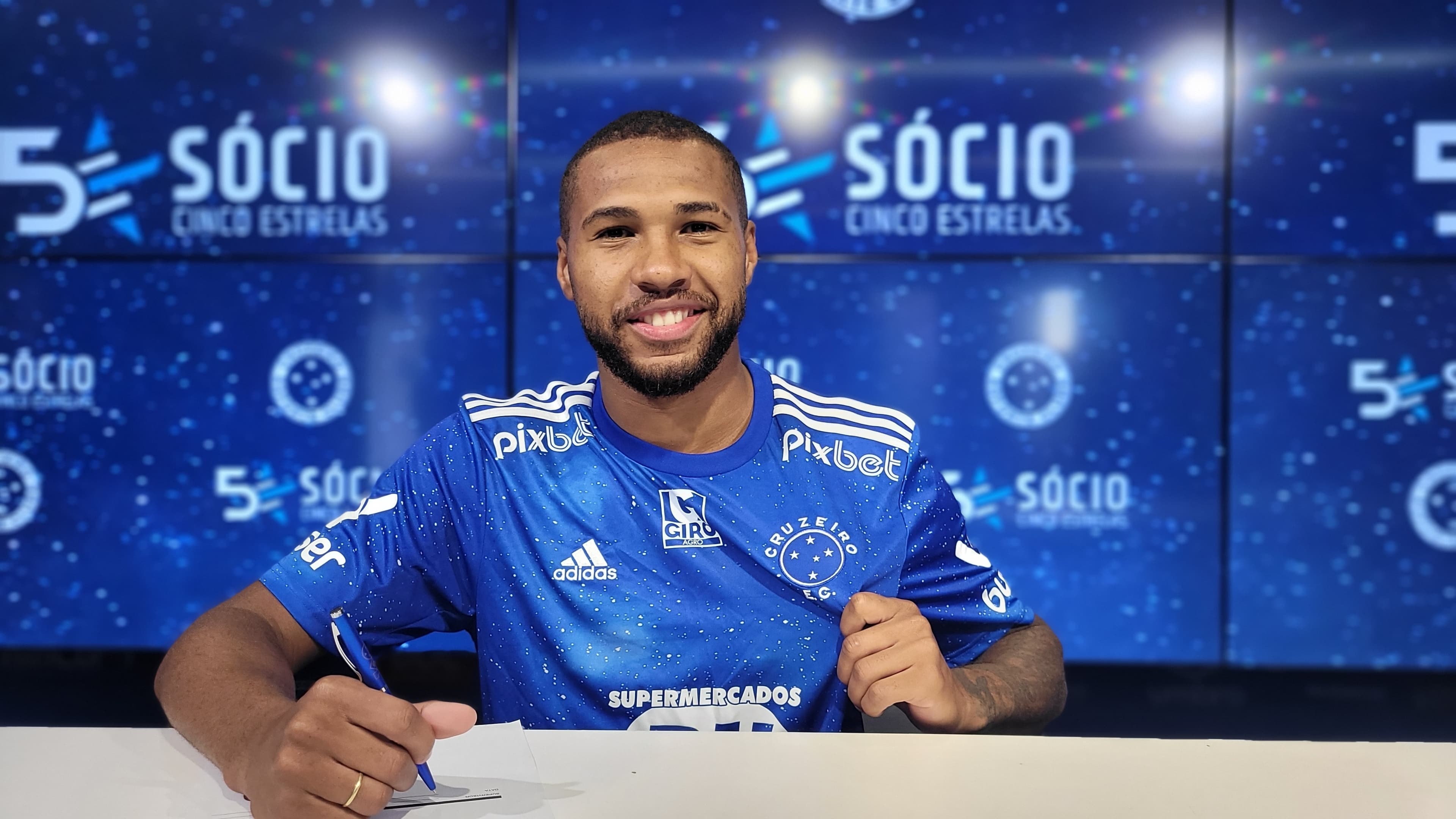 Wesley custou 16 milhões de reais aos cofres do Cruzeiro -