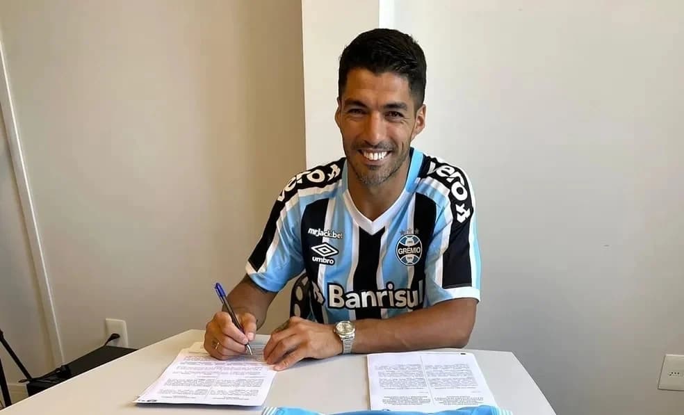 Suárez vestirá a camisa 9 do Grêmio