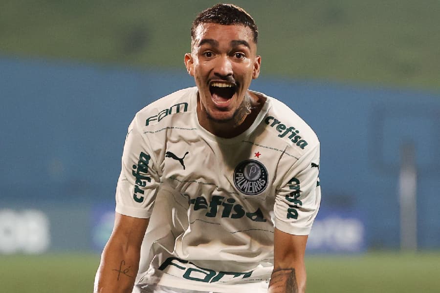 Ruan Ribeiro comemora um dos dois gols na última partida pelo Verdão -