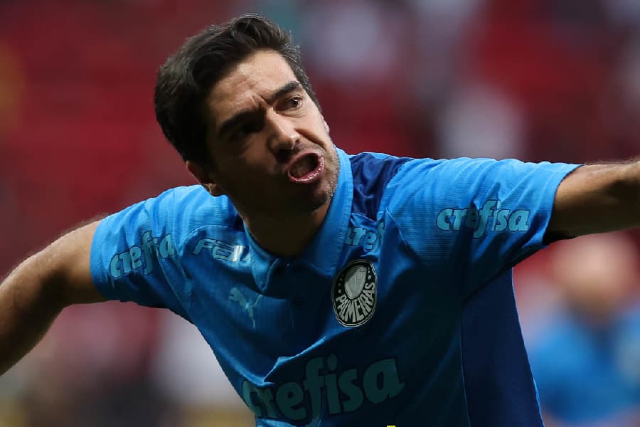 Abel chutou microfone após ser expulso na final da Supercopa do Brasil -