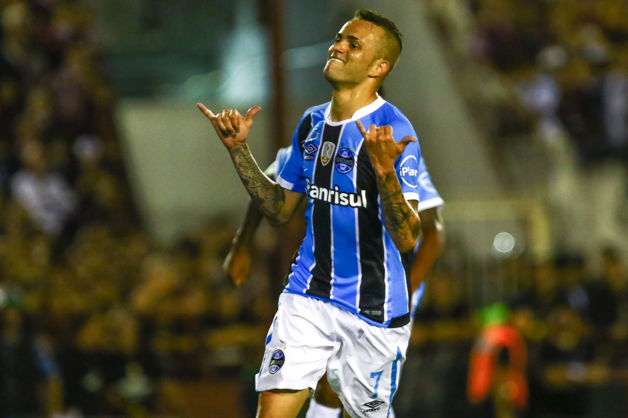 Luan, ex-Grêmio, pode se aposentar aos 31 anos