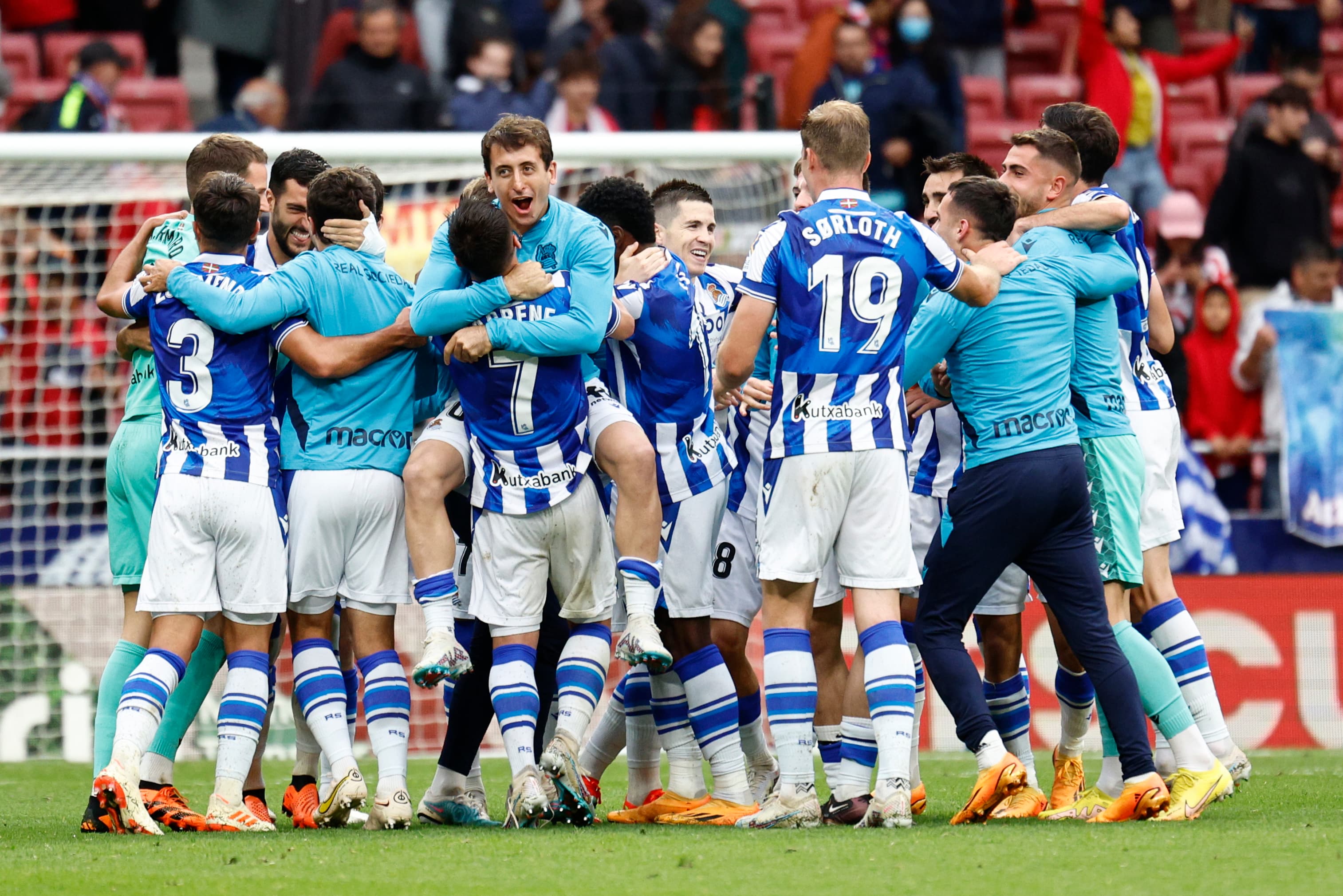 Real Sociedad perdeu, mas celebrou o retorno à Champions League