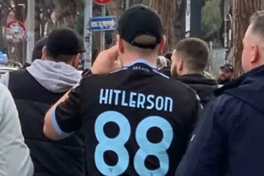 Torcedor da Lazio usa camisa em referência a Adolf Hitler - Reprodução