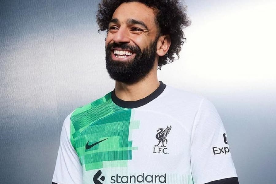 Liverpool, de Salah, terá modelo verde e branco nesta temporada - Liverpool/Divulgação