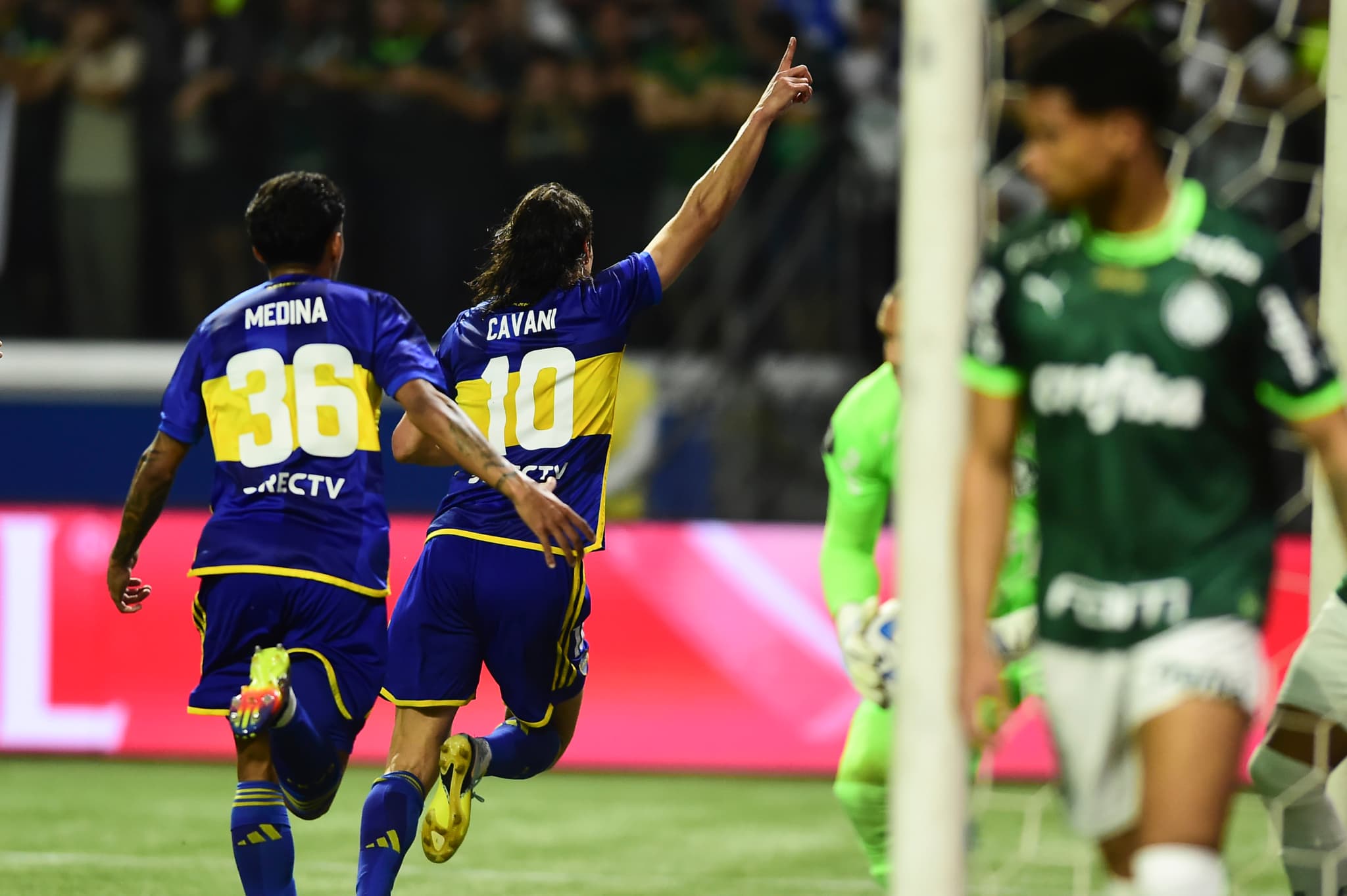 Cavani festeja o gol marcado pelo Boca Juniors na semi da Libetadores, contra o Palmeiras - Divulgação/Conmebol
