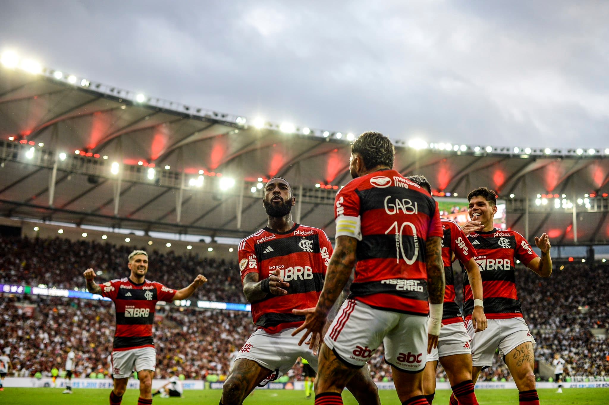 Gerson festeja único gol da tarde no Maracanã e Fla acelera na corrida pelo título - Marcelo Cortes / Flamengo
