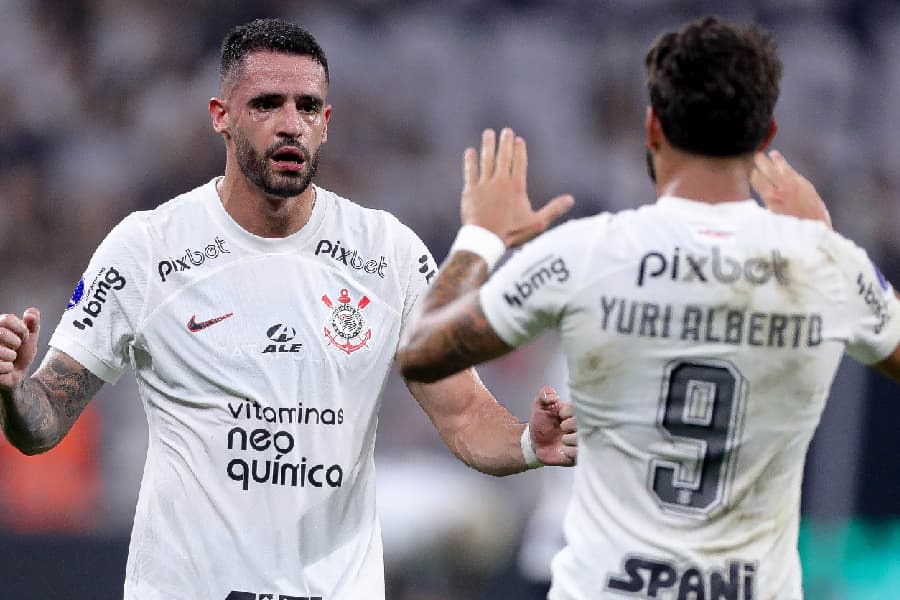 Renato e Yuri Alberto, que vive 2023 contestado no Corinthians - Rodrigo Coca/Agência Corinthians