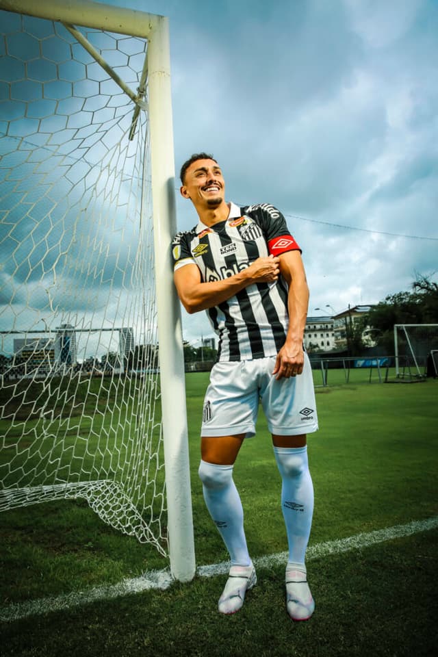 Aquele sorriso: Pituca é um dos pilares da boa campanha do Santos no Paulistão - Alexandre Battibugli/Placar