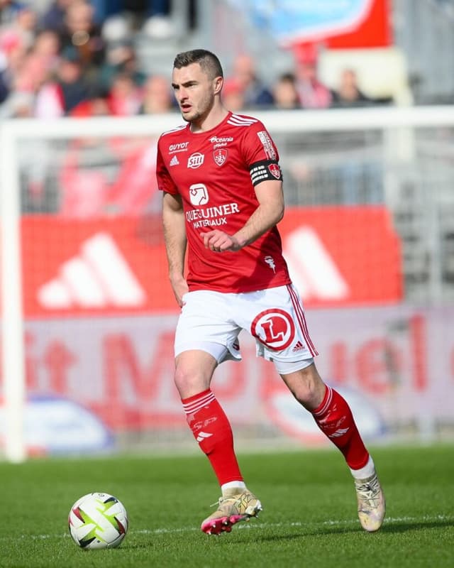 Brendan Chardonnet é capitão da melhor zaga da Ligue 1 - Foto: Reprodução/Instagram