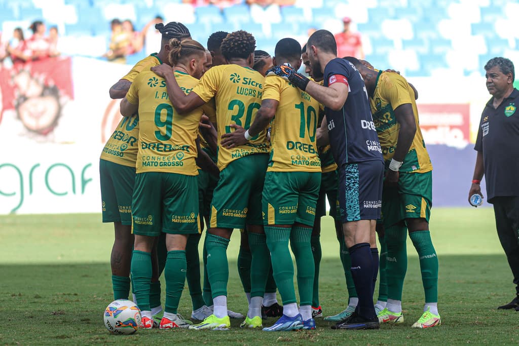 Dourado está próximo da conquista de mais um estadual - AssCom Dourado