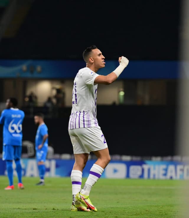 Soufiane Rahimi comemora um dos gols da goleada do Al-Ain - Foto: Reprodução/Al-Ain
