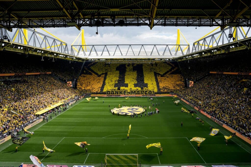 Quais clubes têm as maiores médias de público da Europa na temporada
