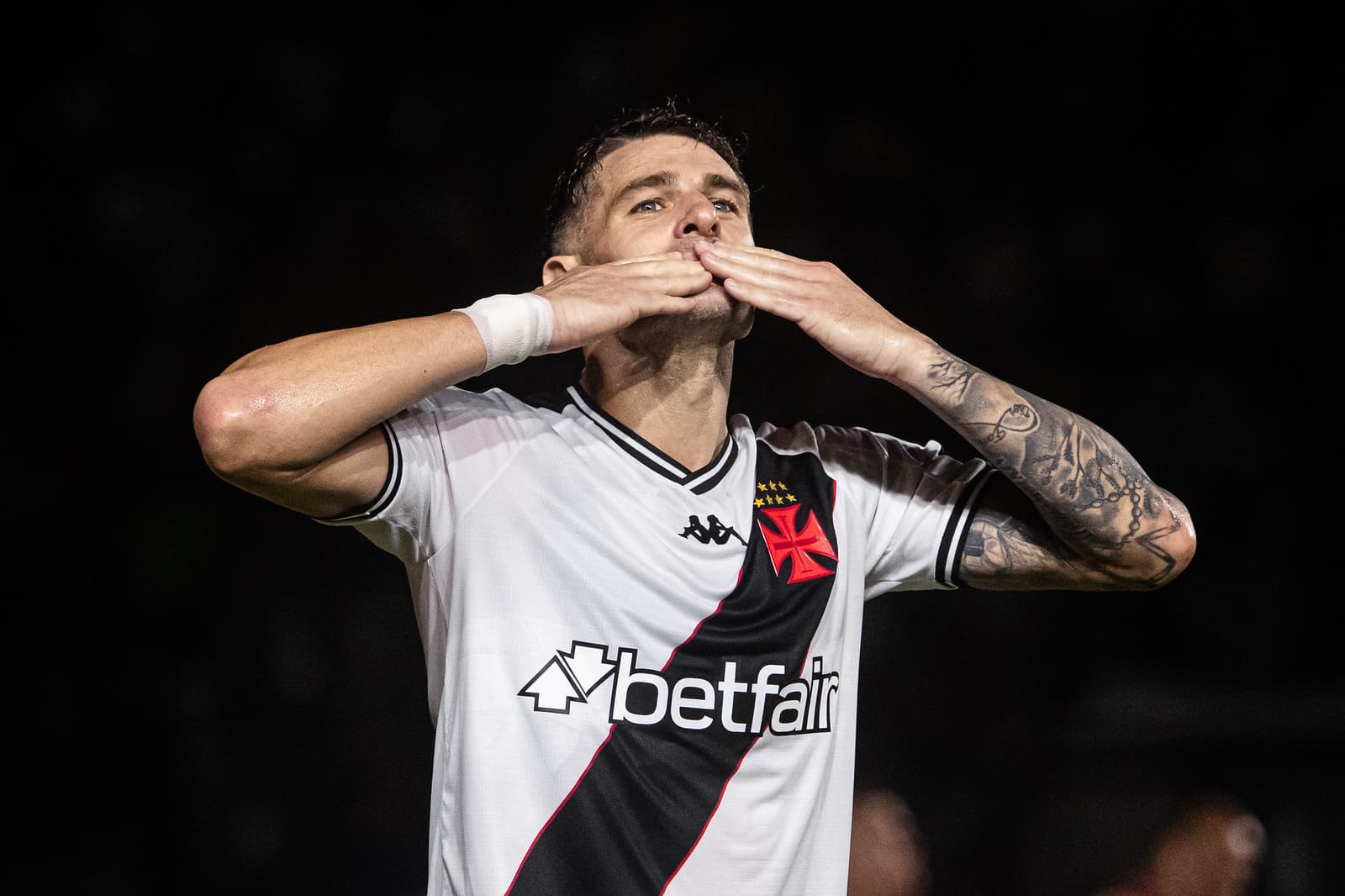 Vegetti teve proposta gigante, mas escolheu ficar no Vasco; Confira