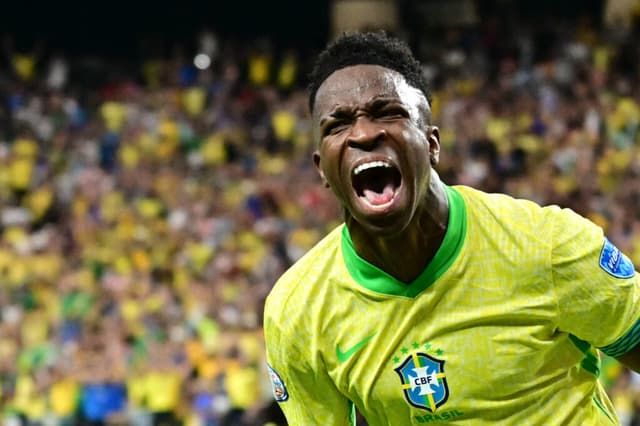 Vinicius Junior comemora gol do Brasil contra o Paraguai - Frederic J. Brown/AFP
