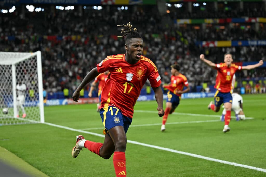 Nico comemorando seu gol na Euro - INA FASSBENDER / AFP