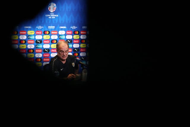 Bielsa tem 15 partidas desde que assumiu o Uruguai - Jared C. Tilton/Getty Images via AFP