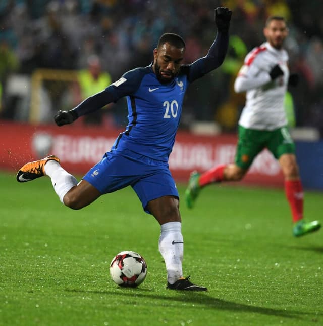 Lacazette pela seleção francesa -EFE/EPA/VASSIL DONEV
