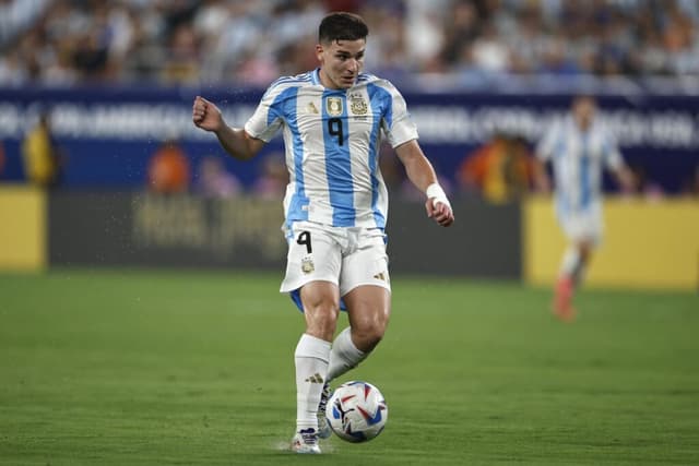 Julián Álvarez em ação pela Argentina na Copa América- EFE/EPA/CJ GUNTHER