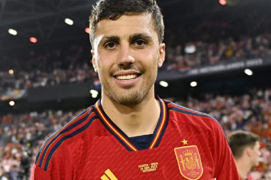 Rodri, volante da Espanha, durante a Eurocoppa - Divulgação / Uefa