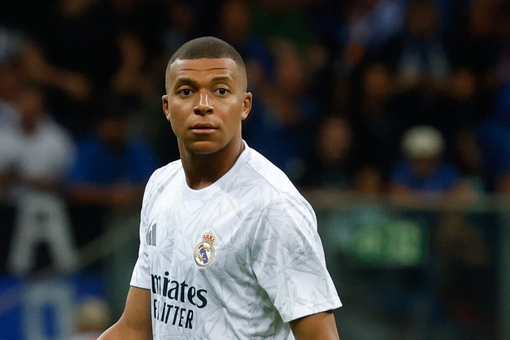 Lesionado, Mbappé é inscrito na Intercontinental pelo Real Madrid