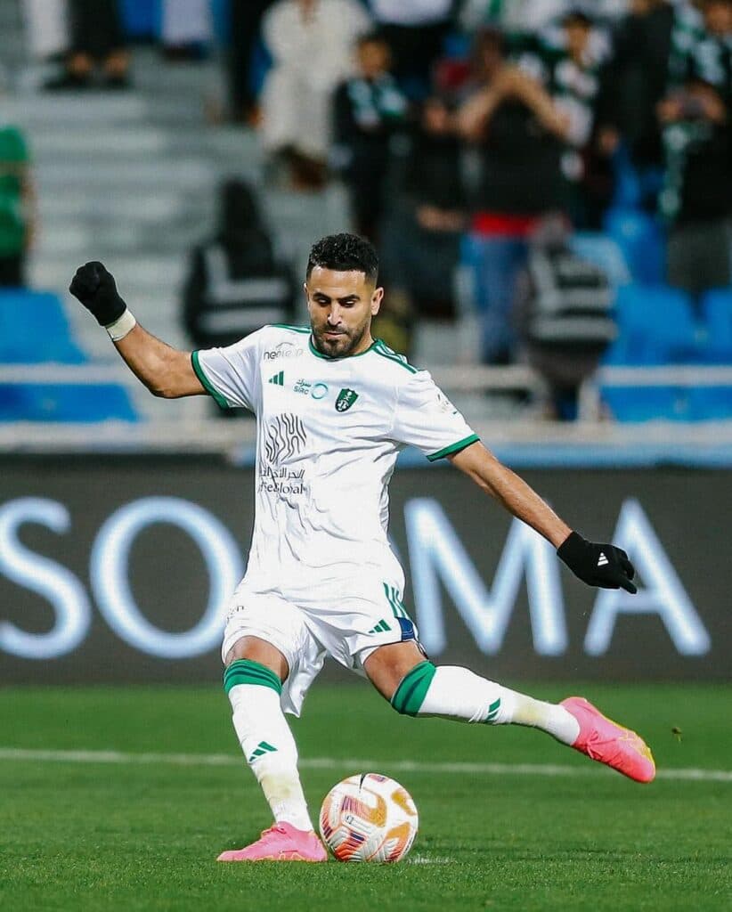 Mahrez atuando pelo Al Ahly Reprodução / @riyadmahrez26.7