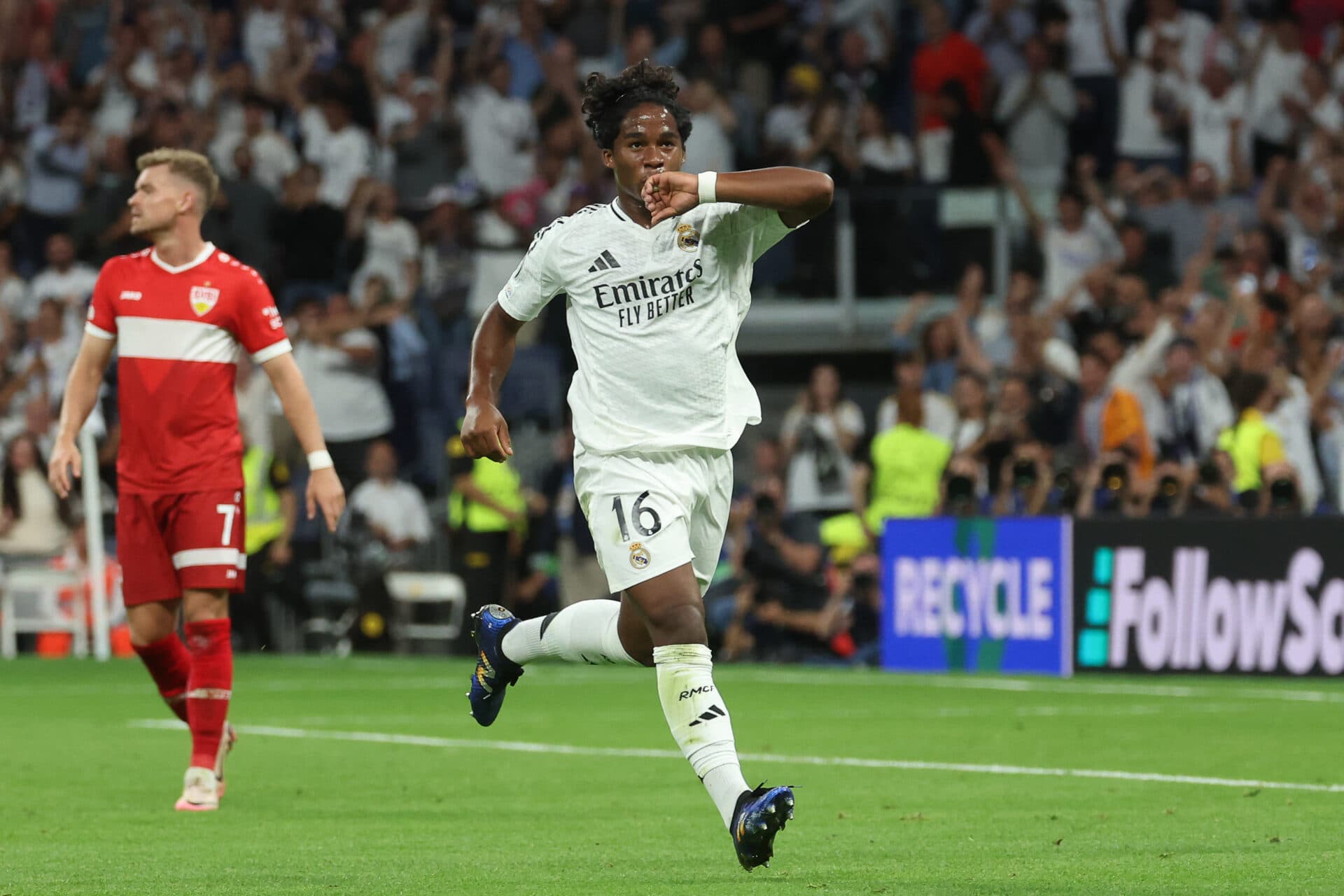 Endrick com a camisa do Real Madrid - Pierre-Philippe MARCOU / AFP