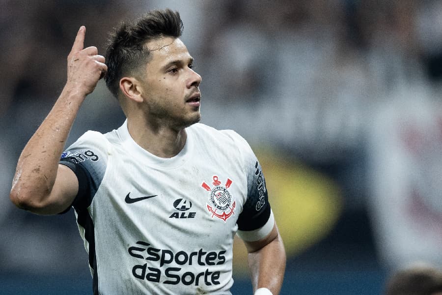 Romero e Corinthians encaminham renovação